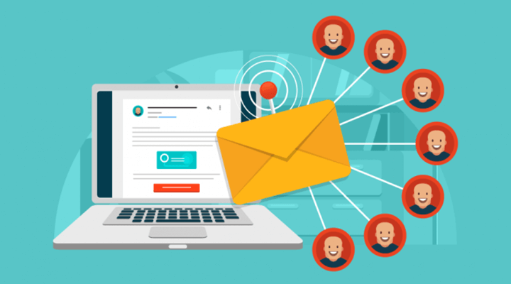 ilustracao de um notebook enviando email para varias pessoas para falar de e-mail marketing